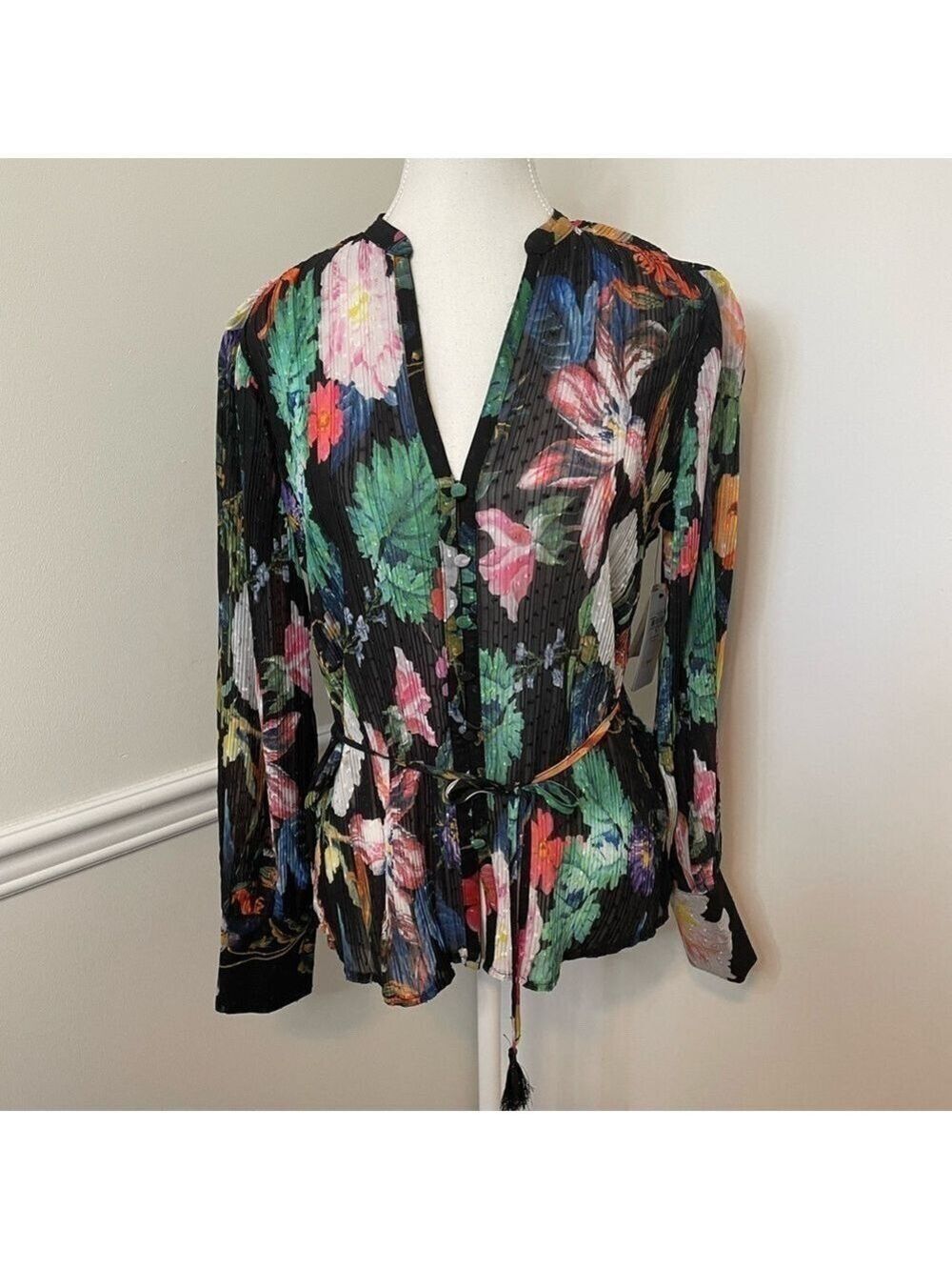 NWT Guess Lisette Printed Long-Sleeve Tie-Front Top M - Picture 6 of 16